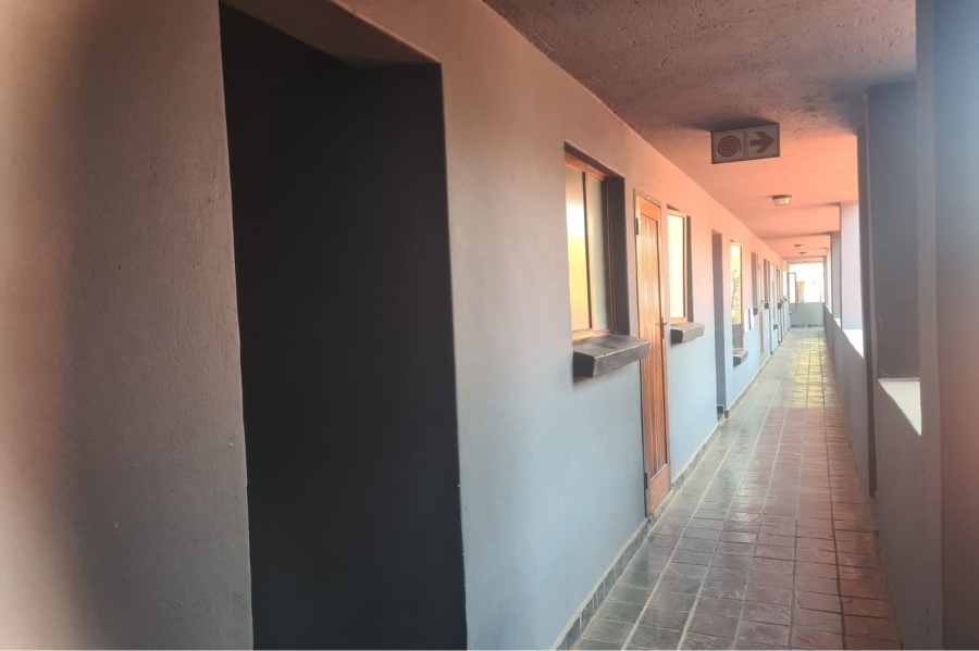 1 Bedroom Property for Sale in Erand Gardens Gauteng