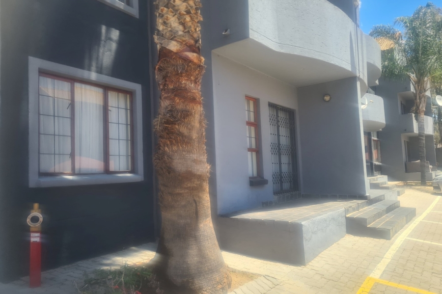 2 Bedroom Property for Sale in Erand Gardens Gauteng