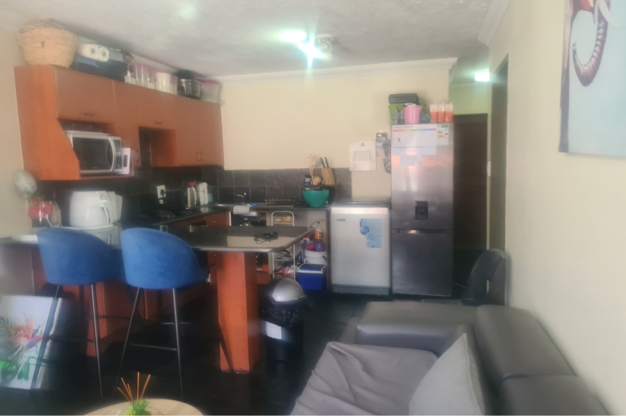 2 Bedroom Property for Sale in Erand Gardens Gauteng