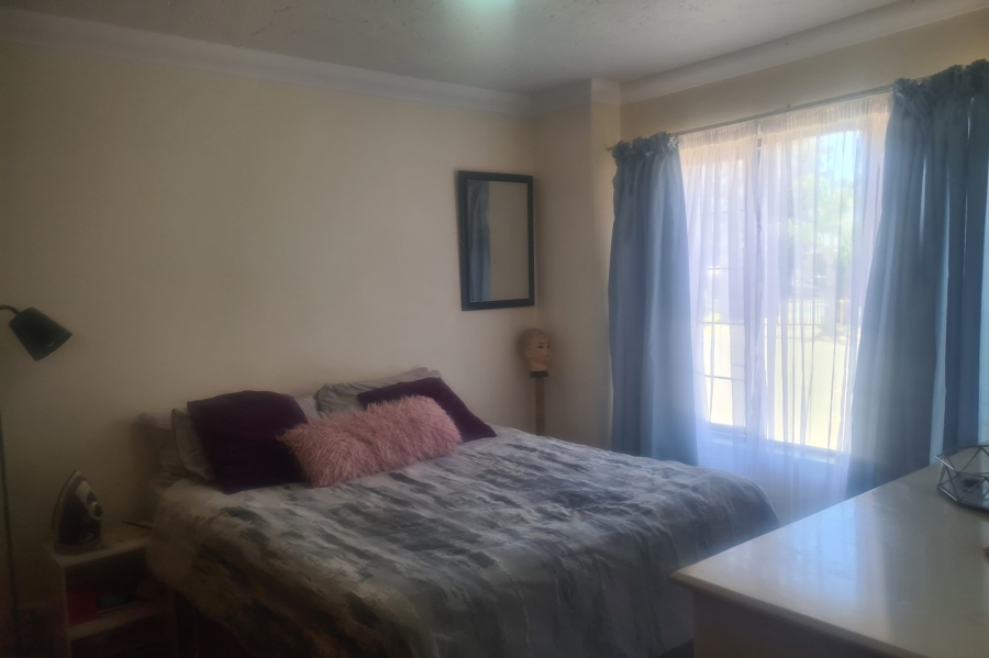2 Bedroom Property for Sale in Erand Gardens Gauteng