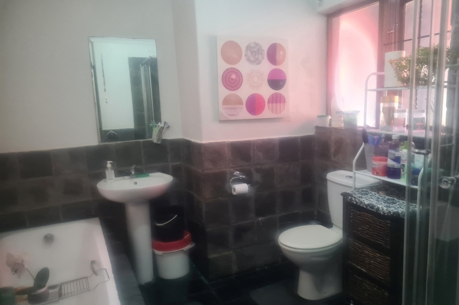 2 Bedroom Property for Sale in Erand Gardens Gauteng