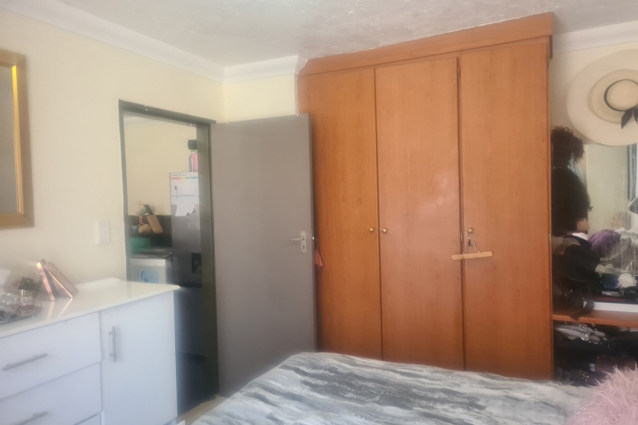 2 Bedroom Property for Sale in Erand Gardens Gauteng