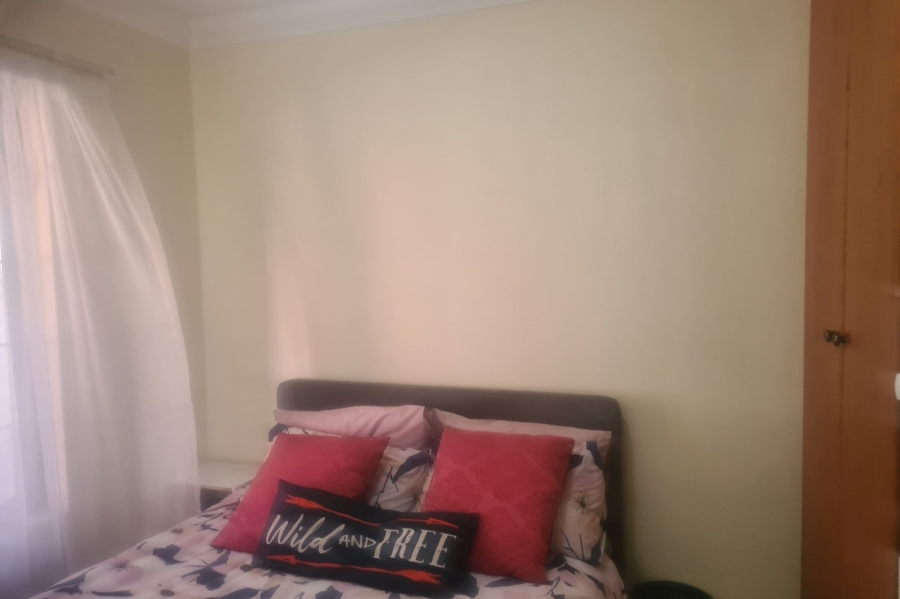2 Bedroom Property for Sale in Erand Gardens Gauteng