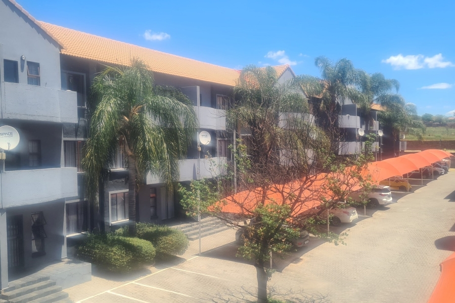 2 Bedroom Property for Sale in Erand Gardens Gauteng