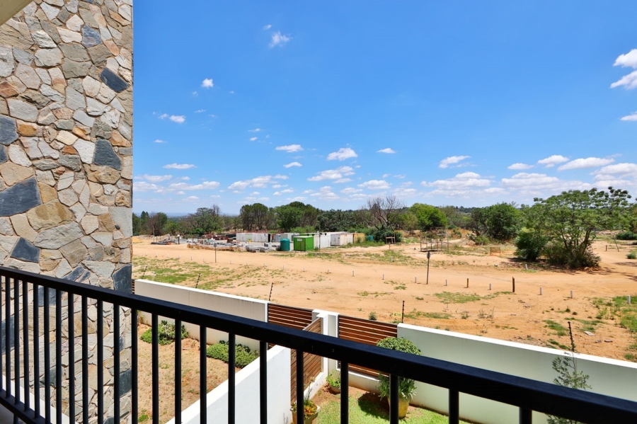 2 Bedroom Property for Sale in Crowthorne AH Gauteng