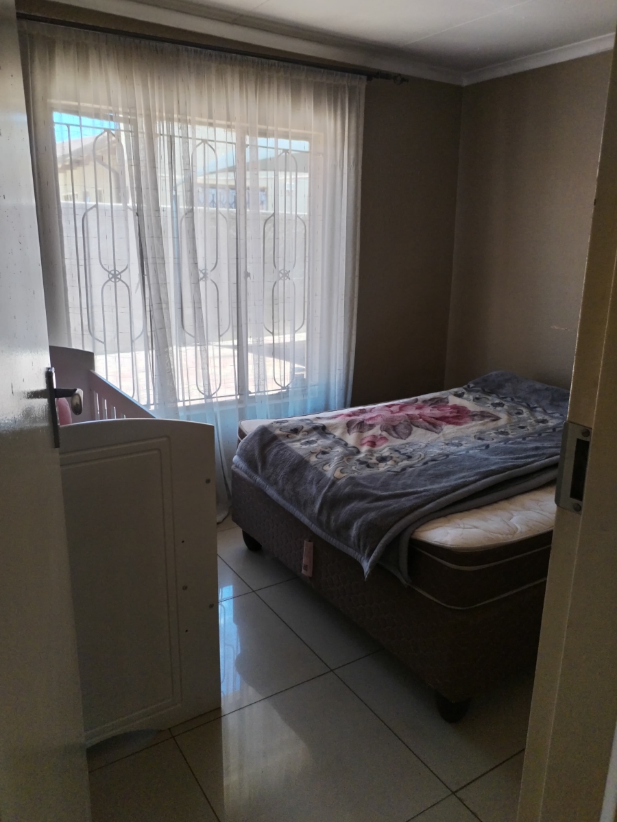 To Let 3 Bedroom Property for Rent in Vosloorus Gauteng