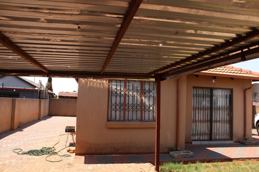 To Let 3 Bedroom Property for Rent in The Orchards Gauteng