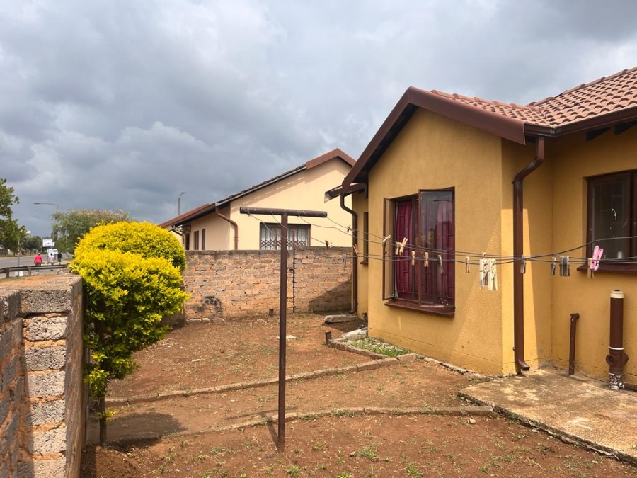 To Let 3 Bedroom Property for Rent in Elandspoort Gauteng