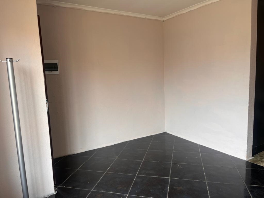To Let 3 Bedroom Property for Rent in Elandspoort Gauteng