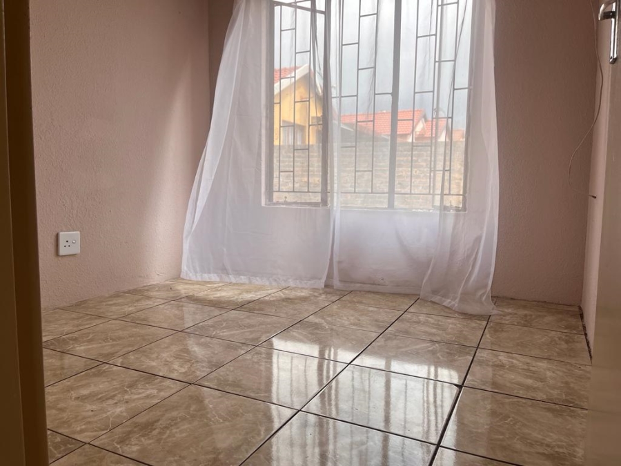 To Let 3 Bedroom Property for Rent in Elandspoort Gauteng