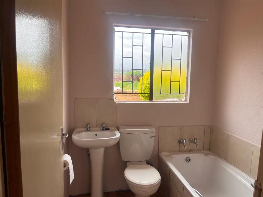 To Let 3 Bedroom Property for Rent in Elandspoort Gauteng