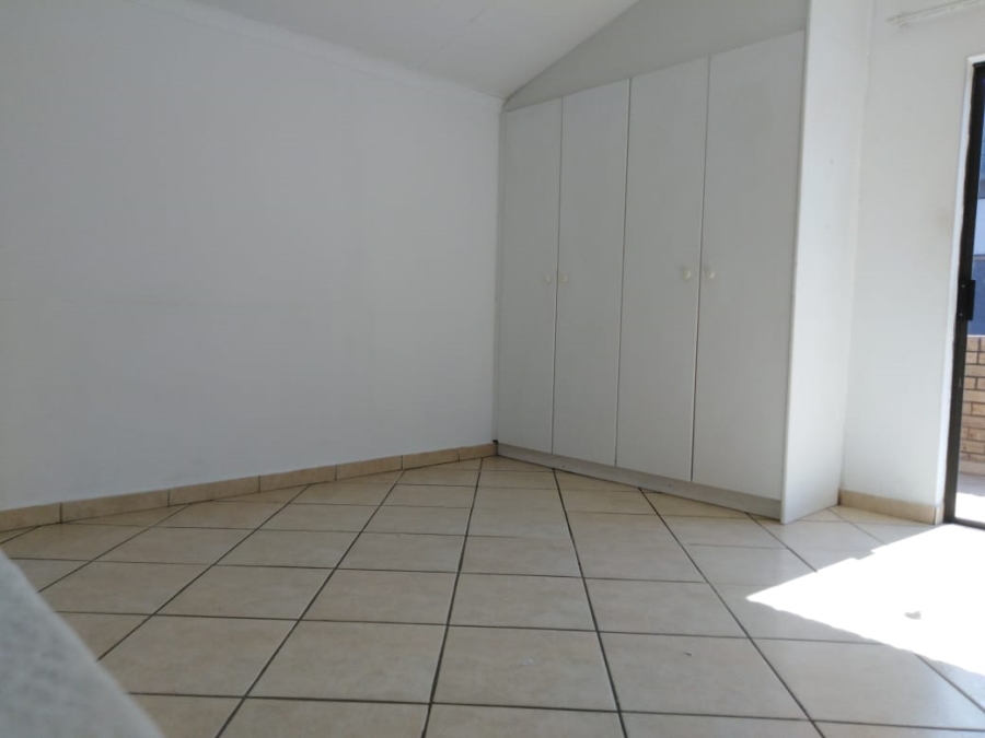 To Let 1 Bedroom Property for Rent in Mulbarton Gauteng