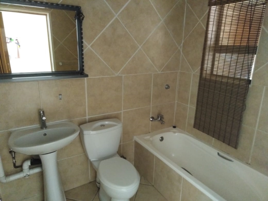 To Let 1 Bedroom Property for Rent in Mulbarton Gauteng