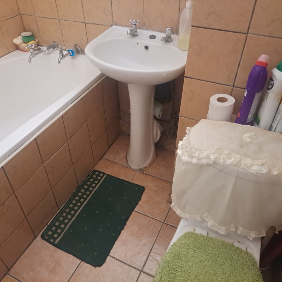 1 Bedroom Property for Sale in Pretoria Central Gauteng