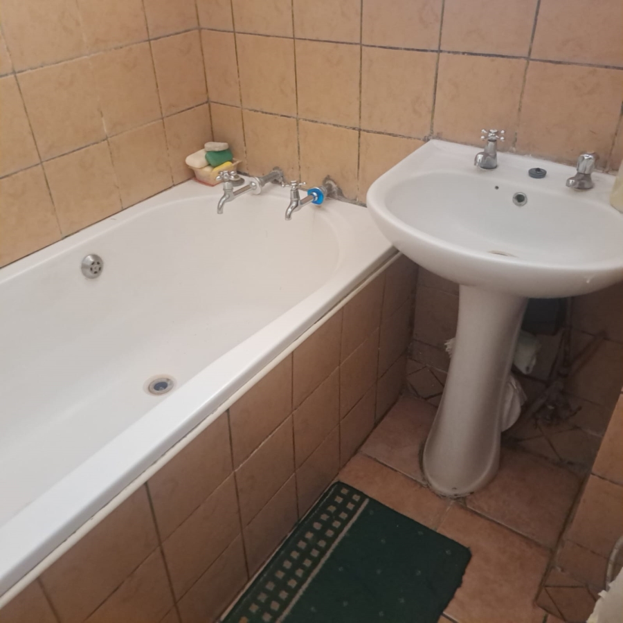1 Bedroom Property for Sale in Pretoria Central Gauteng