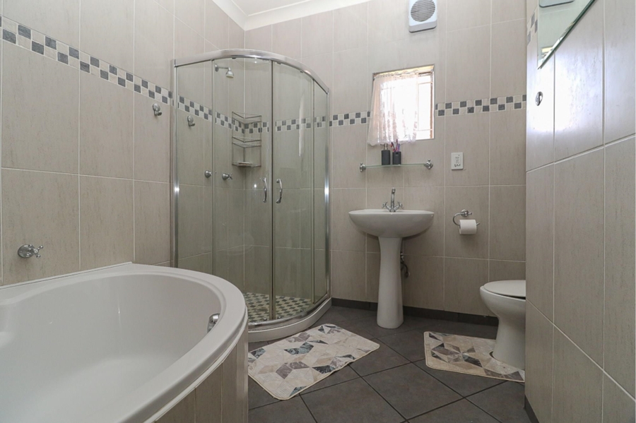 3 Bedroom Property for Sale in Edelweiss Gauteng