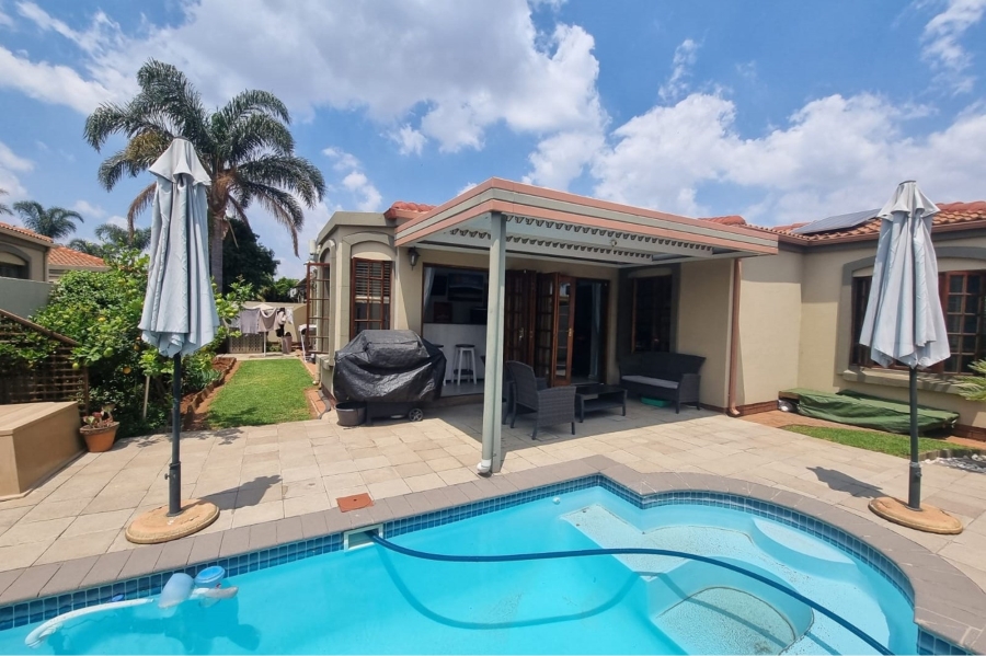 2 Bedroom Property for Sale in Beyers Park Gauteng