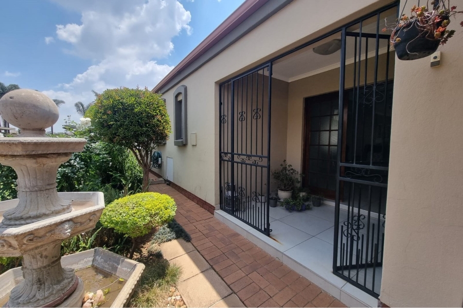 2 Bedroom Property for Sale in Beyers Park Gauteng