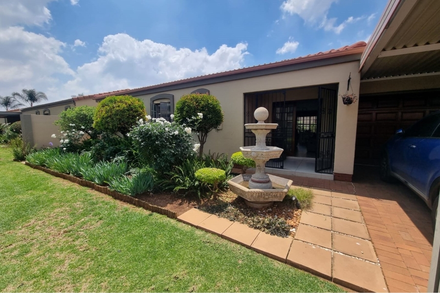 2 Bedroom Property for Sale in Beyers Park Gauteng