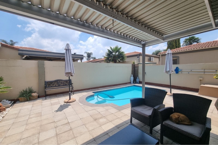 2 Bedroom Property for Sale in Beyers Park Gauteng