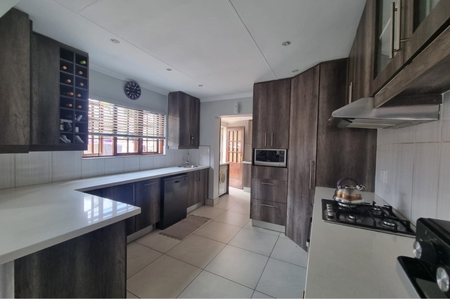 2 Bedroom Property for Sale in Beyers Park Gauteng