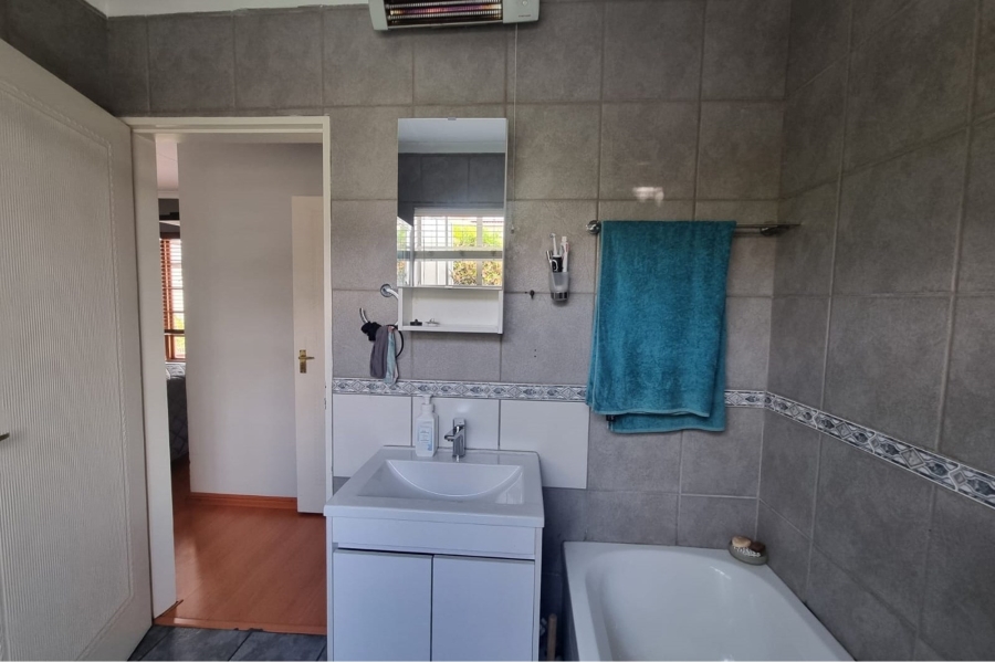 2 Bedroom Property for Sale in Beyers Park Gauteng