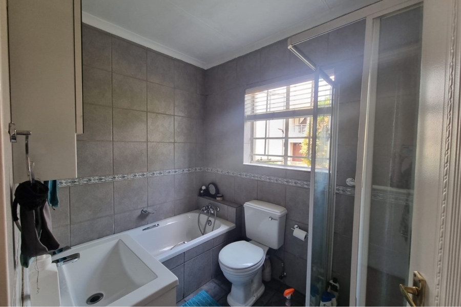 2 Bedroom Property for Sale in Beyers Park Gauteng