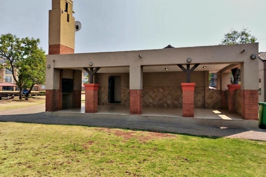 1 Bedroom Property for Sale in Karenpark Gauteng