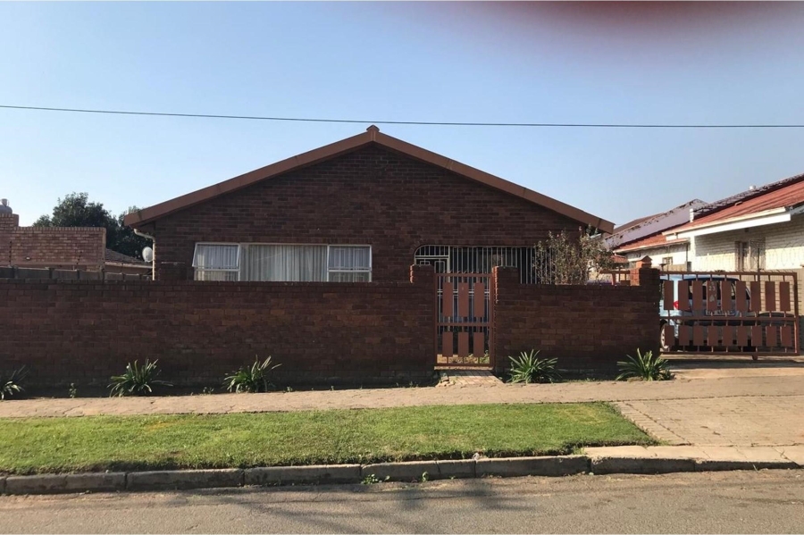 3 Bedroom Property for Sale in Bosmont Gauteng