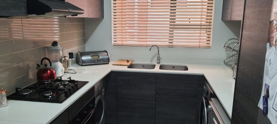 3 Bedroom Property for Sale in Greenstone Crest Gauteng