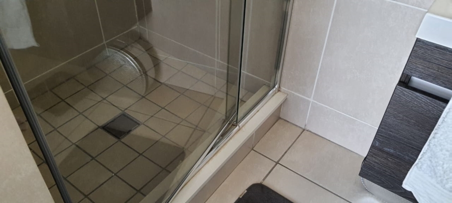 3 Bedroom Property for Sale in Greenstone Crest Gauteng