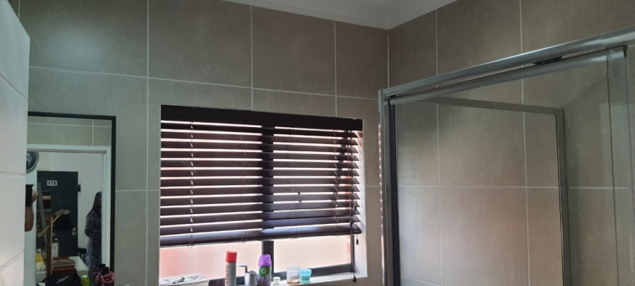 3 Bedroom Property for Sale in Greenstone Crest Gauteng