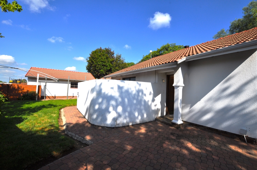 3 Bedroom Property for Sale in Vorna Valley Gauteng