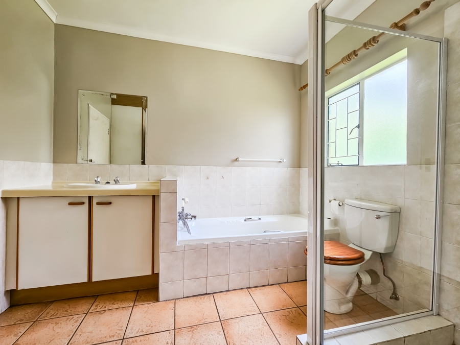2 Bedroom Property for Sale in Garsfontein Gauteng