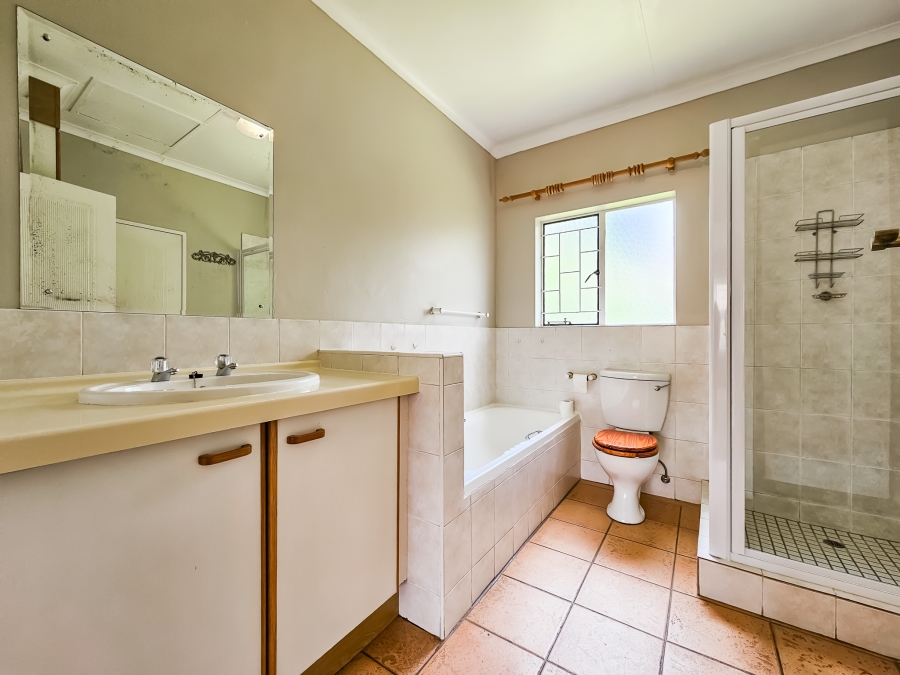 2 Bedroom Property for Sale in Garsfontein Gauteng