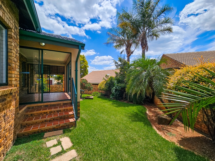 2 Bedroom Property for Sale in Garsfontein Gauteng