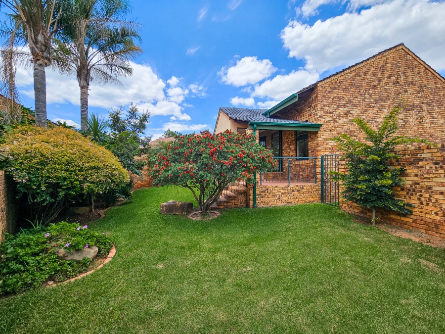 2 Bedroom Property for Sale in Garsfontein Gauteng