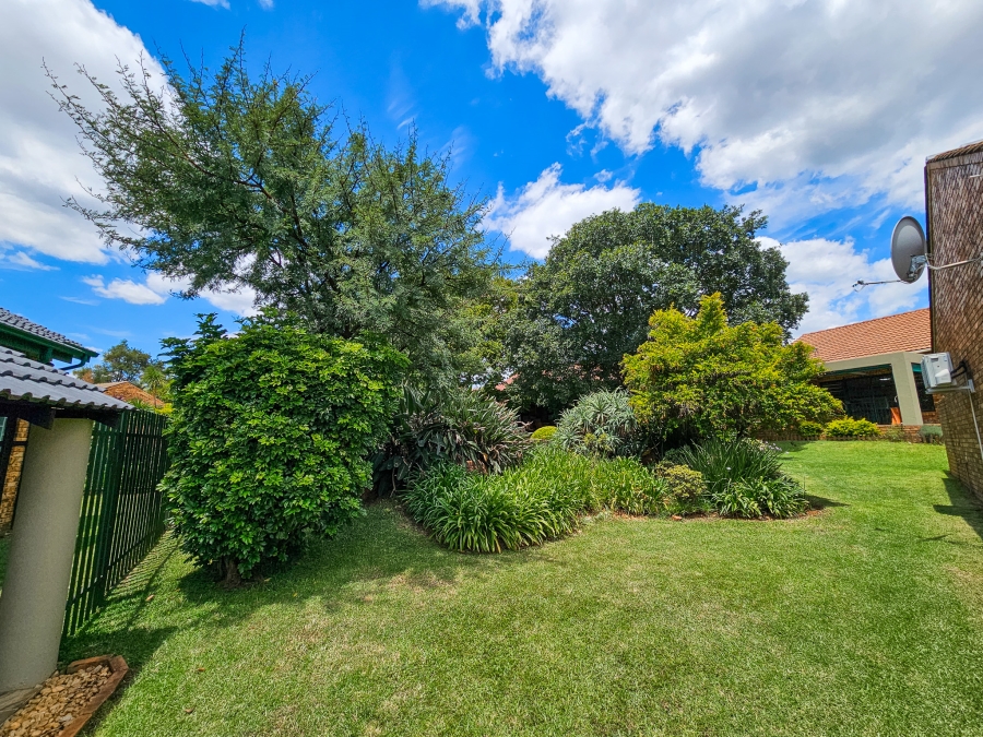 2 Bedroom Property for Sale in Garsfontein Gauteng