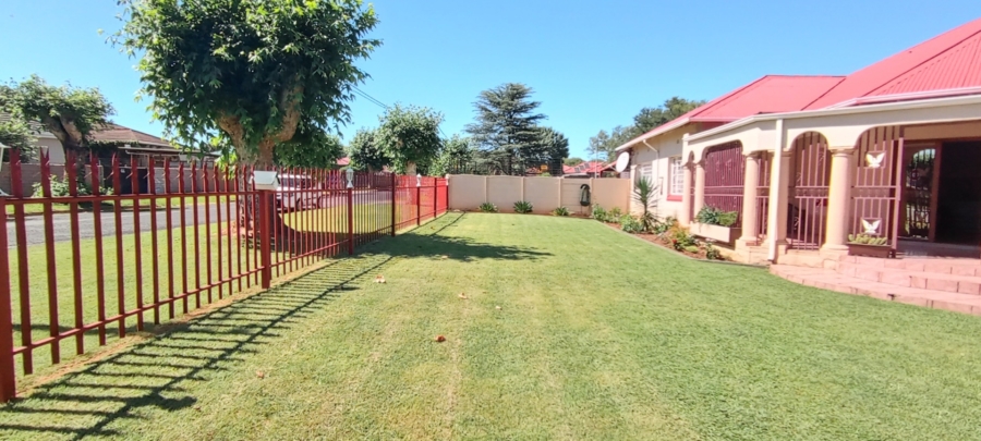 6 Bedroom Property for Sale in Selection Park Gauteng