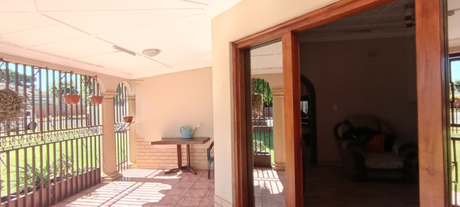 6 Bedroom Property for Sale in Selection Park Gauteng