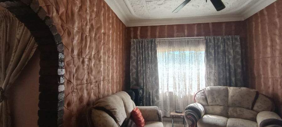 6 Bedroom Property for Sale in Selection Park Gauteng