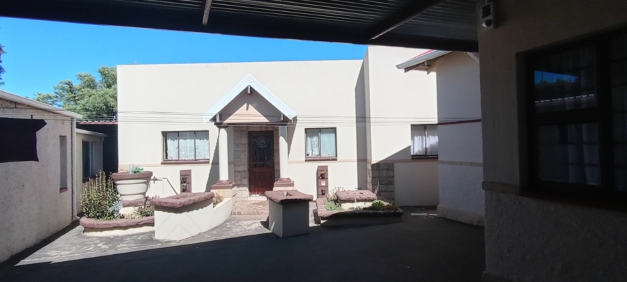 6 Bedroom Property for Sale in Selection Park Gauteng