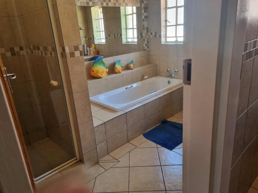 6 Bedroom Property for Sale in Winternest Gauteng