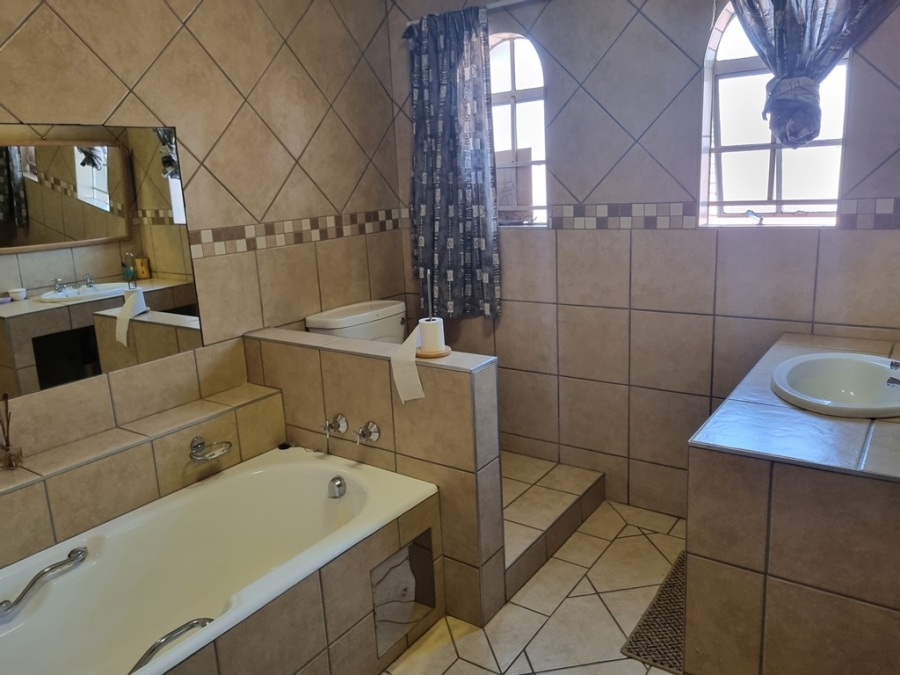 6 Bedroom Property for Sale in Winternest Gauteng