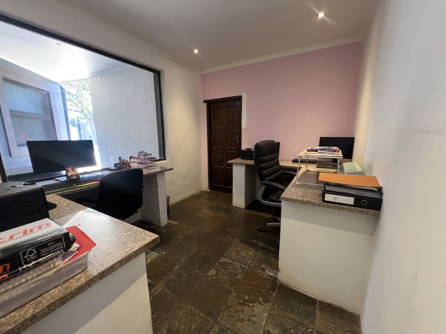 7 Bedroom Property for Sale in Garsfontein Gauteng