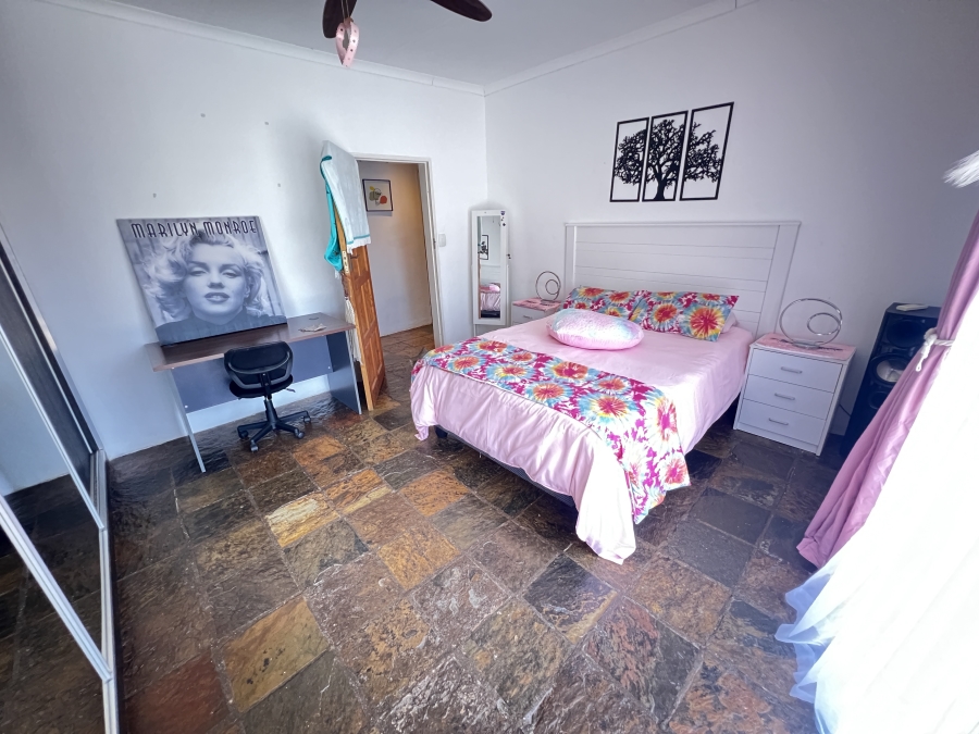 7 Bedroom Property for Sale in Garsfontein Gauteng