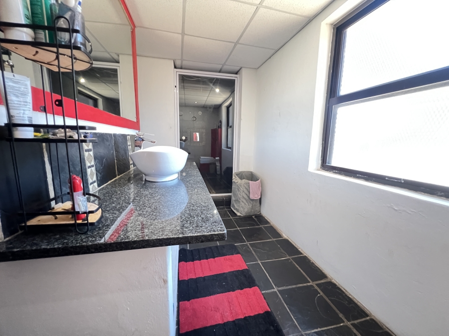 7 Bedroom Property for Sale in Garsfontein Gauteng