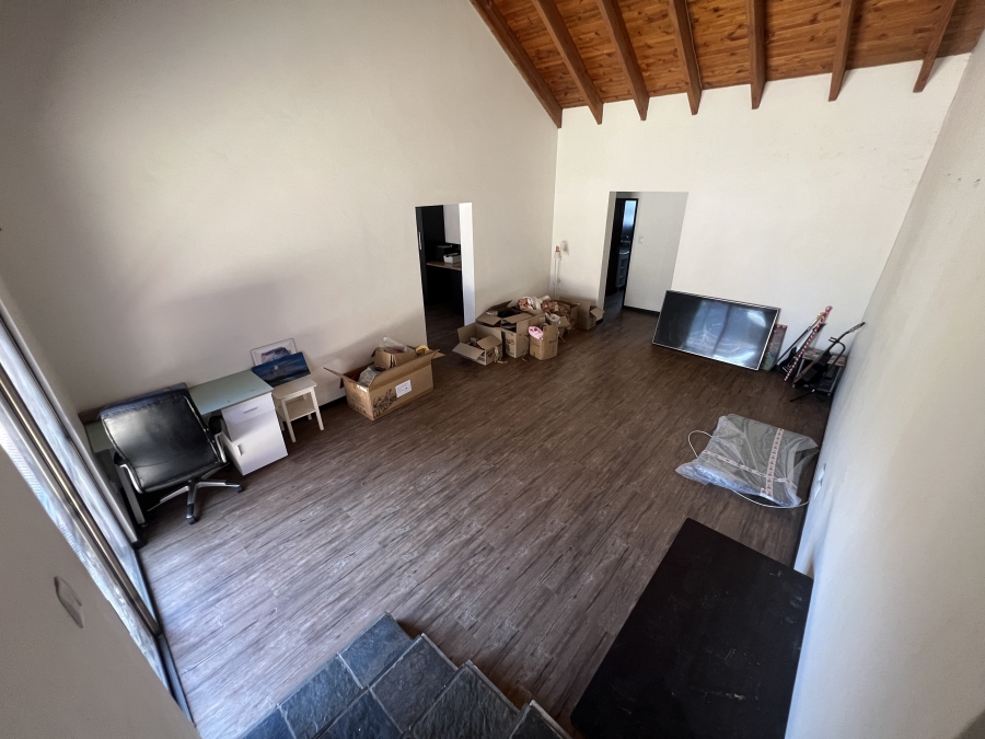 7 Bedroom Property for Sale in Garsfontein Gauteng