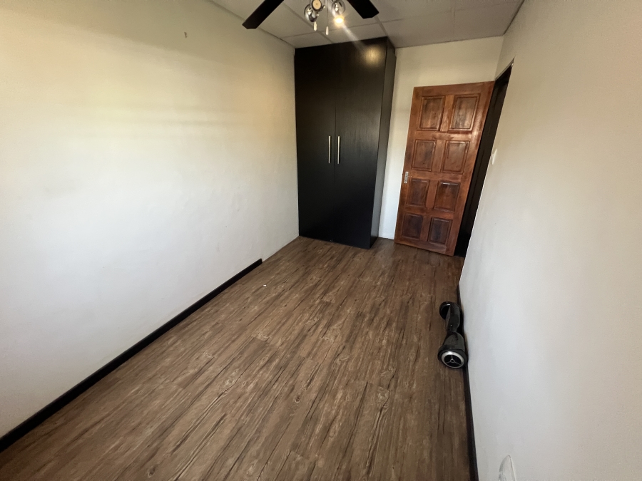7 Bedroom Property for Sale in Garsfontein Gauteng