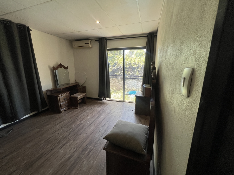 7 Bedroom Property for Sale in Garsfontein Gauteng